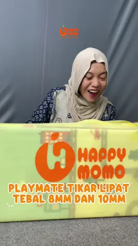 Kamu pilih yang mana? 8mm atau 10mm? 🤔 Playmate Happy Momo hadir dengan ukuran sama, tapi punya dua pilihan ketebalan: 🔹 8mm – ringan, mudah dibawa, cocok untuk ruang kecil 🔹 10mm – lebih tebal & empuk, nyaman untuk aktivitas main yang lebih lama ✨ Mana yang sesuai dengan kebutuhan si kecil dan ruang bermain di rumah? Yuk, tentukan pilihanmu dan buat zona bermain yang aman & nyaman! 📲 Pesan sekarang di @happymomo.id dan rasakan bedanya! #HappyMomo #PlaymateAnak #PlaymatBayi #KetebalanPlaymat #MainAman #zonamainanak 
