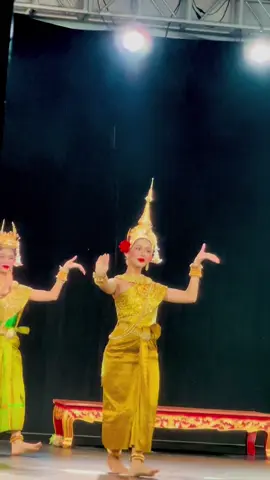 អូនមកដល់ហើយ #រួមគ្នាថែរក្សាមរតកវប្បធម៌ដូនតាខ្មែរយើង🇰🇭 #❤️ #🙏 #cute #angkor_wat_of_cambodia_🇰🇭♥ 