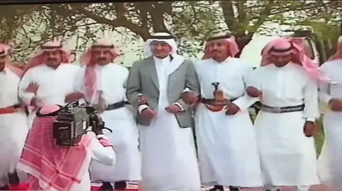 الامير #خالد_الفيصل يلعب الخطوه الجنوبية مع الاهالي عندما كان امير لمنطقة الجنوب🇸🇦 #اكسبلور #السعودية #capcut #explore 
