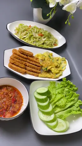 Piring saji keramik,tiap hari jadi rajin masak karna piringnya cantik bngt😍👆#piringsajiaesthetic #piringsaji #mangkokkeramik #fyppppppppppppppppppppppp #fyp #menusimple #menuharian #soundviral 
