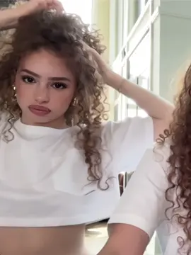 good quality eliana scenepack (their most recent video) #eliana #elikalogeras #scenepack #fyp #viral #crop #kalogeras #kalogerasisters #elikalogeras #adorelianaa @Eliana Kalogeras 