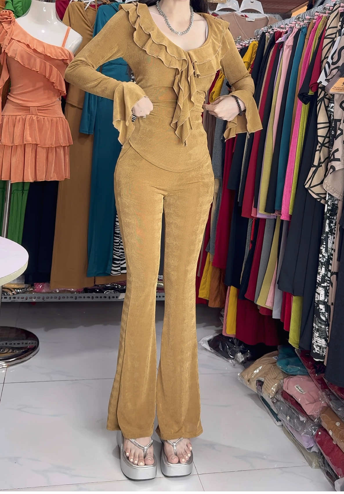 Thun nhũ ánh kim ạ #huyendoboxinh #dobomacnha #lenxuhuong #hottrend #tiktokshop #ilovetiktok #xuhuớng #tiktokahop 