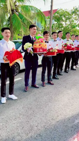 Dàn bê tráp của anh khách quá đẹp ❤️❤️ 10 tráp truyền thống cho anh khách đi rước dâu tại bạc liêu 🥰 cảm ơn anh khách tin tưởng bên em #mamquaminhnhut #mâm_quả_minh_nhựt #trapcuoicantho #trapcuoicantho #mâm_quả_truyền_thống #mâm_quả_hiện_đại #mâm_quả_cưới_hỏi #đámcưới #cầntho65 #tráp_ăn_hỏi_đẹp #cưới #bưngquảđámcưới #bưngquả 