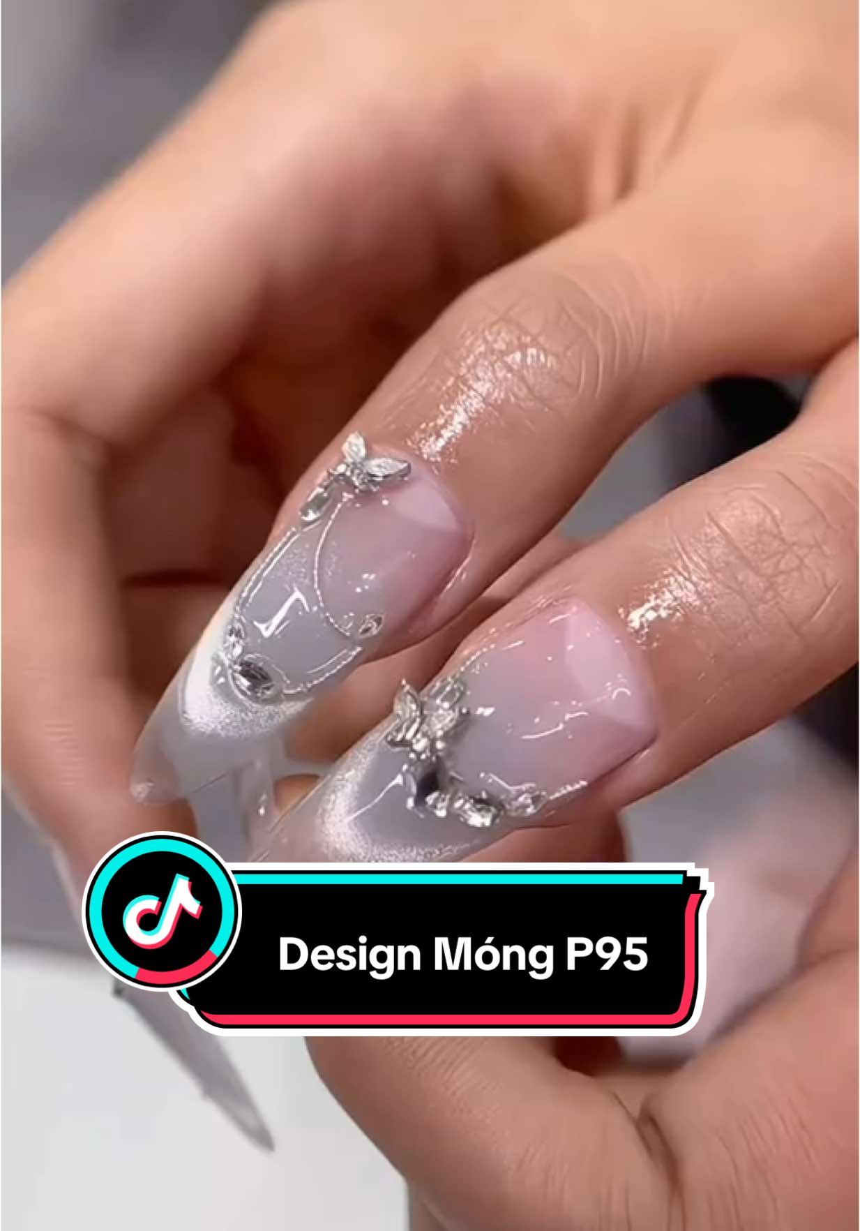 Design móng cùng Hoa nhé. Đôg nail ở giỏ hàng chưa #hoameu #nailthainguyen #trangguongtrongsuot 