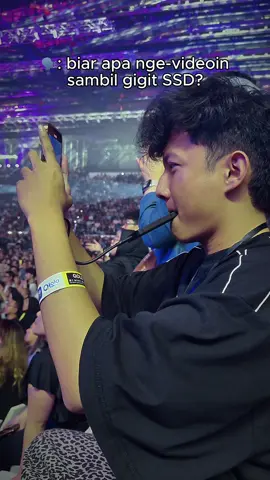 biar apa ngevideoin sambil gigit ssd? biar kayak @URROFI 🤩