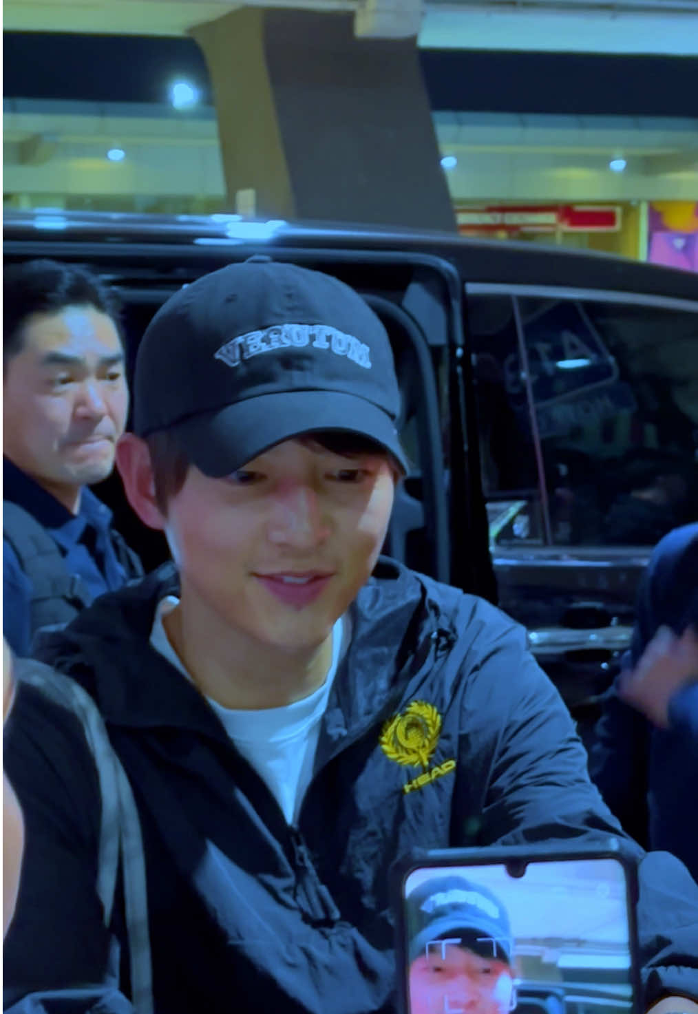 Song Joong-ki spotted at Manila Airport #songjoongki #joongki #songjoongki송중기 #songjoongkimanila 