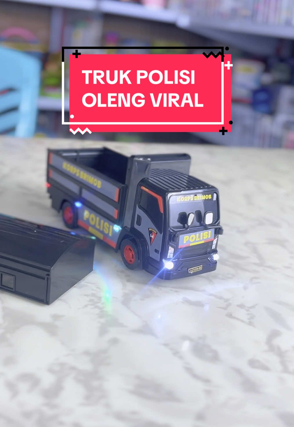 #trukoleng #polisi #foryoupage #basuri #viral #mainananak #fyp #soundhoreg #Truck #miniature #mainananakindonesia #trukmaniaindonesia 