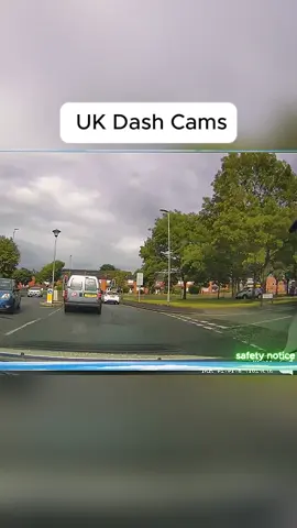 Accident caused by excessive speed #dashcam#drivingfail#dashcamvideos#dashcamusa#dashcamlessons#roadtrips#camera#road 