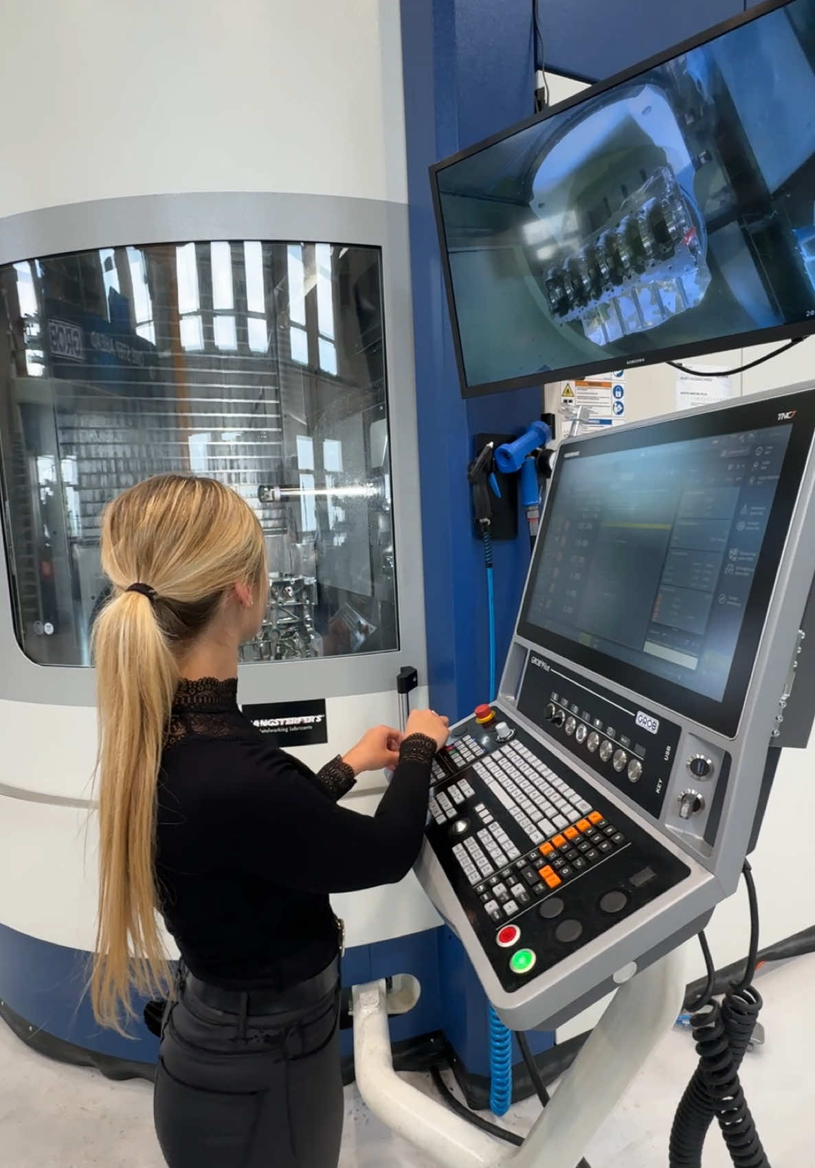 G550 in action  @grobgroup  #cnc #grob #subiperformance #5axis 