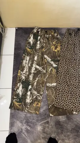 #baggypants #baggyleopard #skena #skenaoutfit #baggy #rekomendasioutfit #ootdfashion #4u #fyp #fypage 