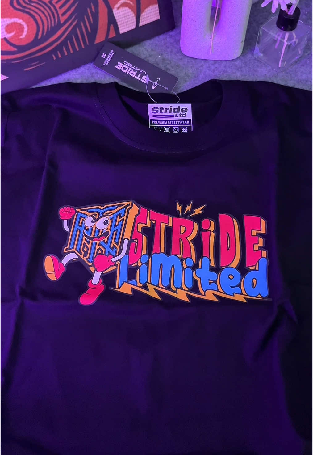 Kaos stride v2 cook buat cewek cowok 😍 #stride #kaoshitam #lokalbrand #Guncang66SpesialGajian