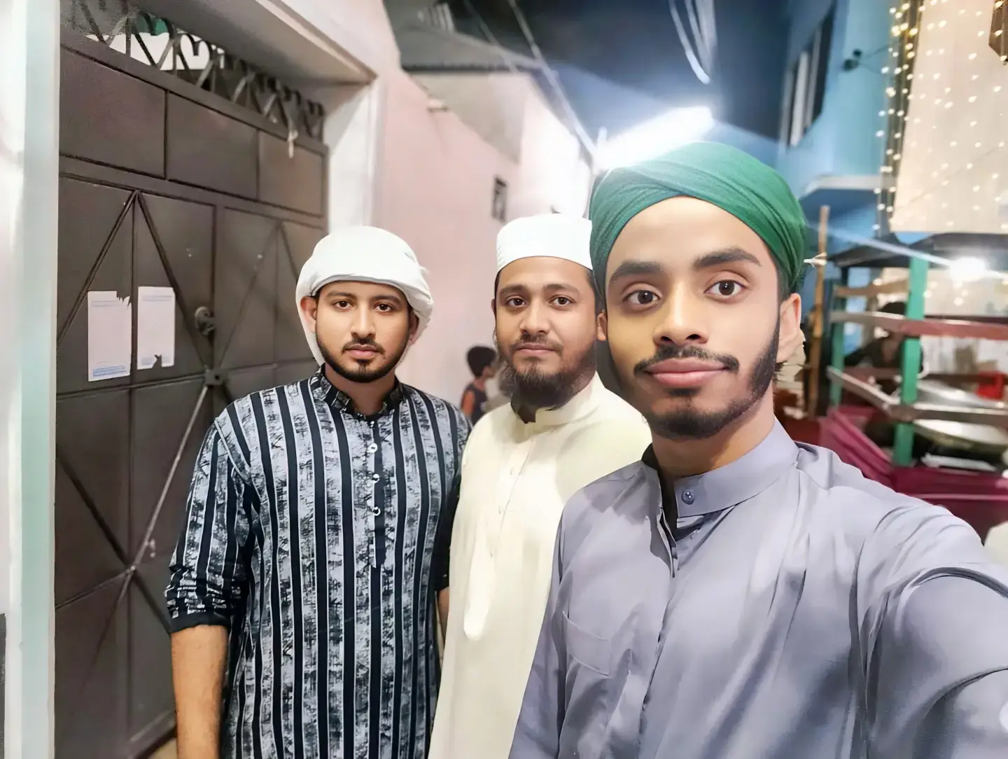 শুরু থেকে এই পর্যন্ত যাদের সাথে পরিচয় হয়েছে,,নিজ নিজ জায়গায় আল্লাহ সবাইকে ভালো রাখুক,,🖤🙂