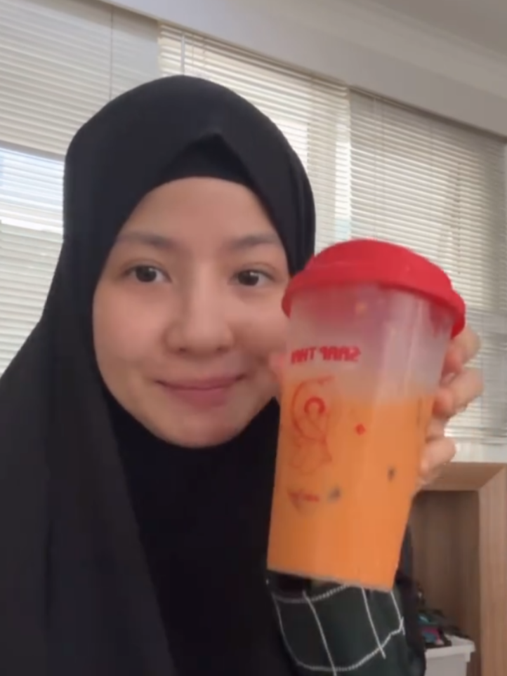 Makan enak dan minumnya ga mau berhenti 😋😌 #natasharizky  #artisindonesia 