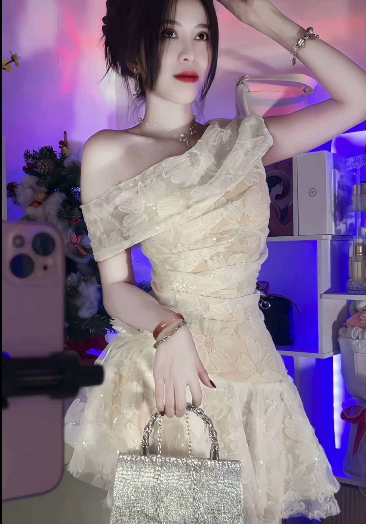 Sao...Cục dàngggg thấy sao 🤗#sarahduongreview #sarahduongvlog #sarahduonglive #thoitrangnu #reviewquanao #setdoxinh #outfit #phaidepngaynay #đầm 