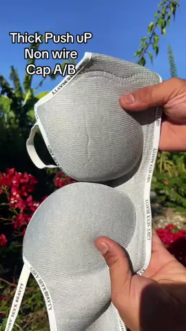 Comfort push up Seamless bra non wire thick Cap A/B. #bra #dchrecoshop #nonwirebra #pushupbra #womensunderwear #seamlessbra 