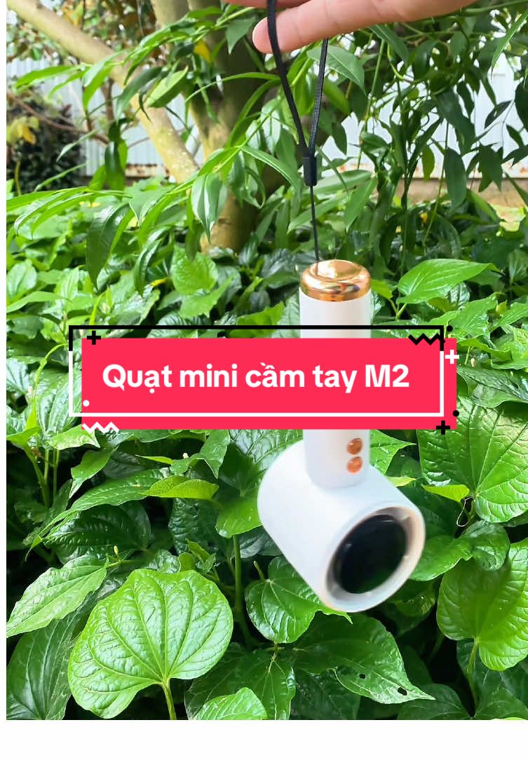 Quạt mini cầm tay M2, kiểu dáng quạt hot trend năm nay. Quạt có dung lượng pin 5000mah cho ra thời gian sử dụng trung bình từ 2-10h#linhlai👍 #quatminicamtay #quatcamtaymini #quatcamtaymini #quatmini 