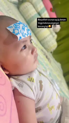 Padahal lagi demam tinggi tapi tetep harus pegang tangan amih #fypage #fyppppppppppppppppppppppp #bayilucu #bayilucu #bayigemes #sakit #bayigemestiktok #bayiviral #casting #rcti #sinetronsctv #sctv 