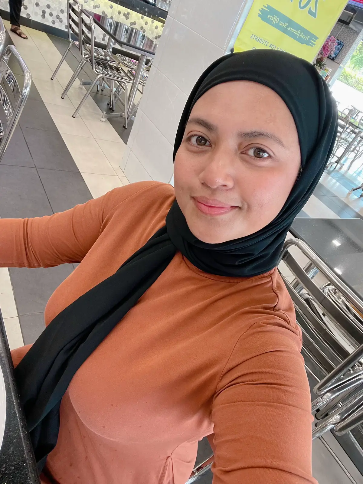 Lunch jommmms😋 #workhardplayhard #selflove #buildmusclelosefat #workoutmotivation #exercise #dumbellworkout #weightlifting #fitbody #40s #protein #weightlossstory #naturalbeauty #nakedface #nofilter 