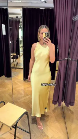 Tried on some & Other Stories pieces today👀 still thinking about the yellow💛 #summerdress #summerdresses #summeroccasionwear 