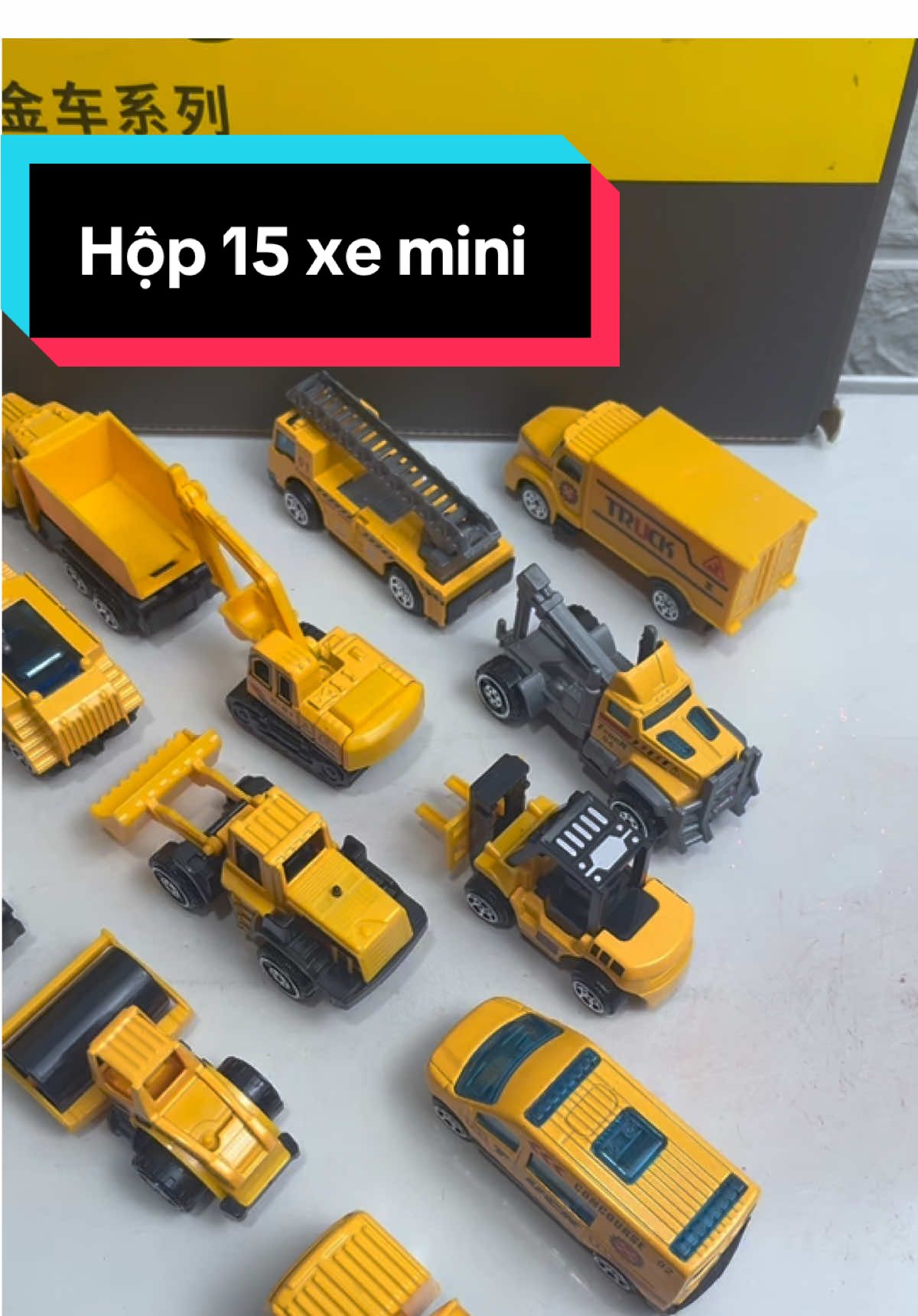 Hộp 15 xe các loại cho bé, xe mini làm từ hợp kim chắc chắn, chạy bánh đà, làm quà nhân dịp hè là quá tuyệt vời luôn bố mẹ ơi #phuckids_dochoichobe #dochoichobe #xe #xecongtrinh #xemini 