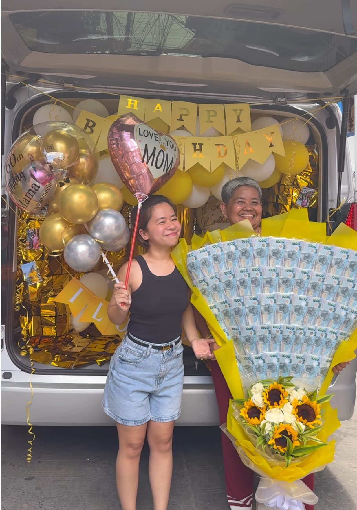 Car trunk surprise kay mama at may 60 thousand pesos payan dahil, 60 years old na siya! Walang katapusang surprise! Happy birthday mama! Mahal na mahal kita! 😍❤️