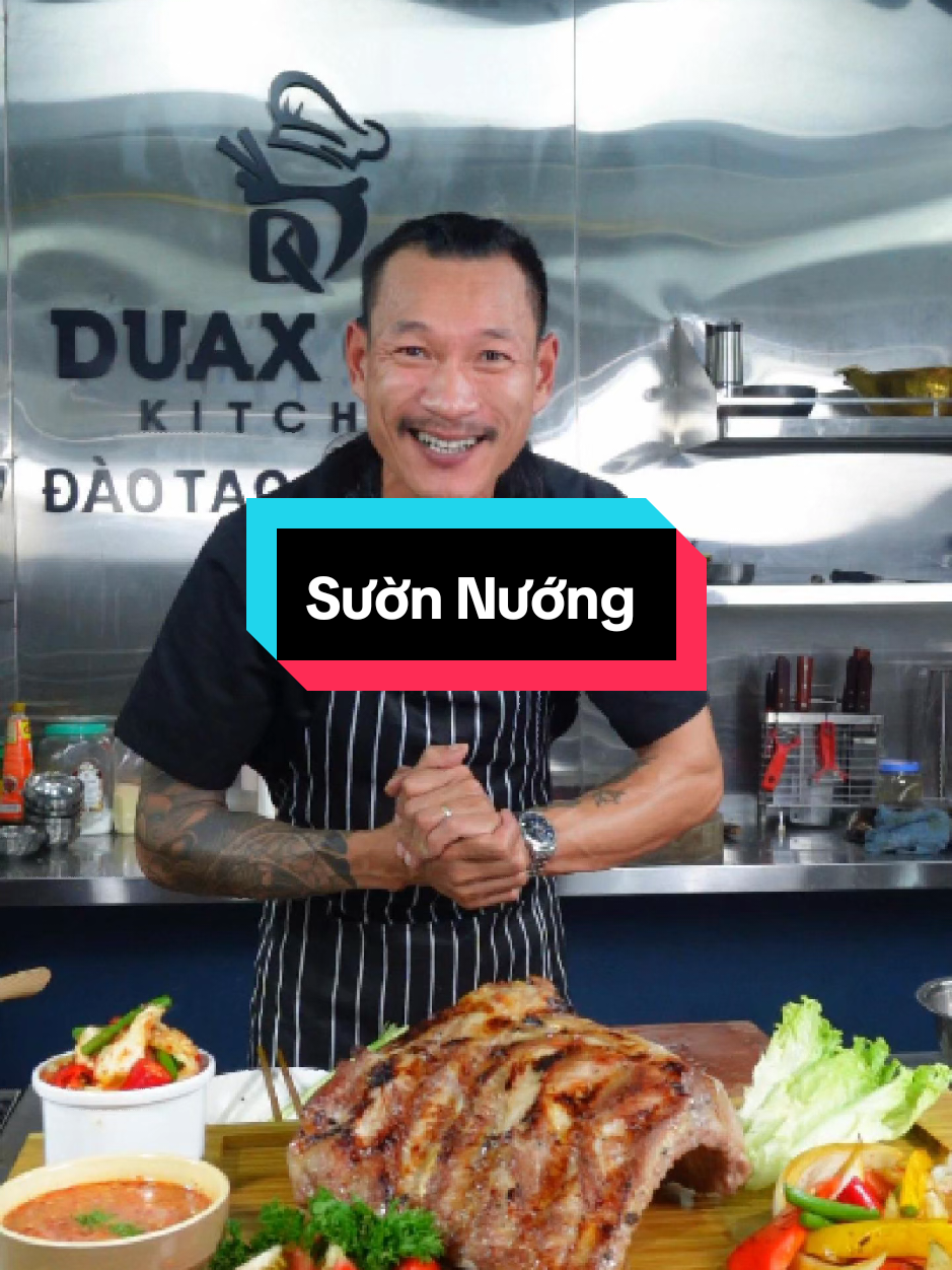 SƯỜN NƯỚNG , SƯỜN NƯỚNG MẬT ONG .  Món này ngon và dễ ăn , dễ đãi khách , Tối ưu cách nướng là nên bọc kín nướng chậm ủ 1h đến 2h rồi mới nướng Ép nhiệt sườn sẽ mềm Ngon Hơn cả nhà Nhé.   #SườnNướng  #SườnNướngMậtOng  #ĐầuBếpNguyễnHữuThọ  #Duaxcar_kitchen 