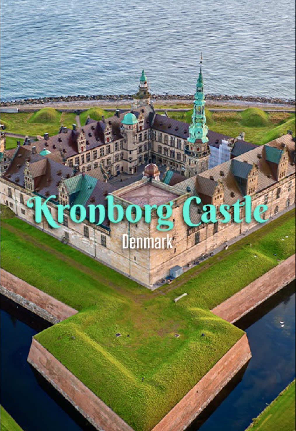 On the edge of Denmark and Sweden 🏰 📍Kronborg Castle ⚔️ #helsingør #castles #denmark #dronevideo #sunrise #drone #dji #denmark🇩🇰 #castlesoftheworld #landscape #sierpowsky_dk #kronborg #unesco #kronborgslot #ig_europe #visitdenmark 