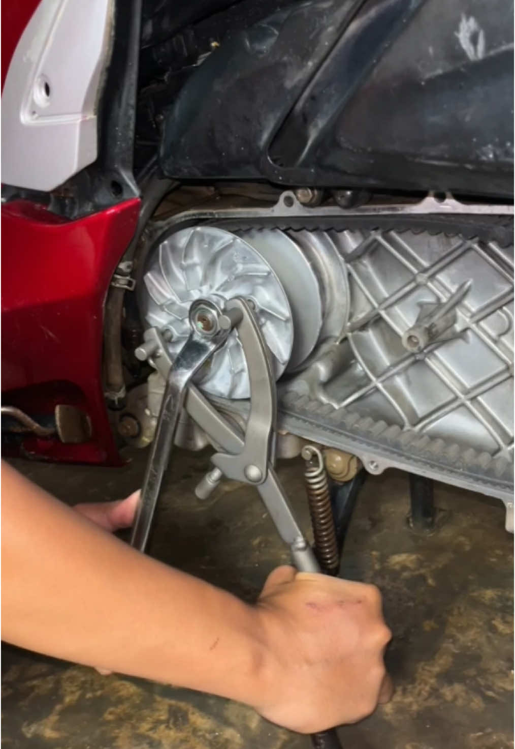 Mekanik SOBAT TATE Nih, Kunci Treker CVT Motor Matic #trekercvt #kuncicvt #traker 