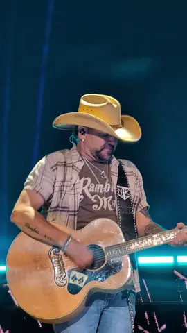 #JasonAldean what a great fucking concert.  Being by the stage was the best decision I think I could of made.