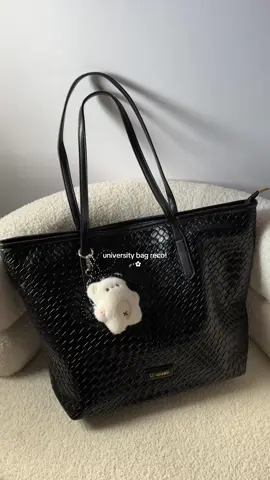 Just found the perfect uni bag & i’m lovin’ the quality!! 🥺✨🖤 #bag #totebag #shoulderbag #collegebag #unibag #trendybag #largecapacitybag #womensbag #bagrecos