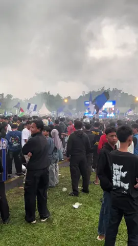 PERSIB JUARA DEUI MAK 💙 #persib #persibbandung #persibday #persibjuara #viking #vikings #vikingtasikmalaya #bobotoh #bobotohpersib1933 