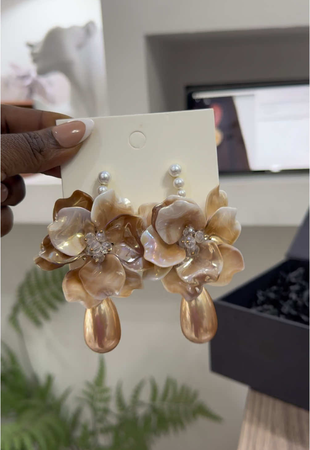 #statement #jewelrystoreinaccra #statementearring 