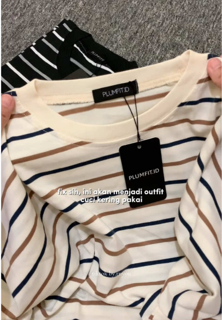 Membalas @Septi miharti lubis rekomendasi kaos garis-garis oversized yang bahannya adem poll nih kak, pilihan warnanya juga cantik-cantik banget #kaos #kaoswanita #kaosoversize #kaosgarisgaris #rekomendasikaos #outfit #outfitideas #outfitinspo #timelessoutfits 