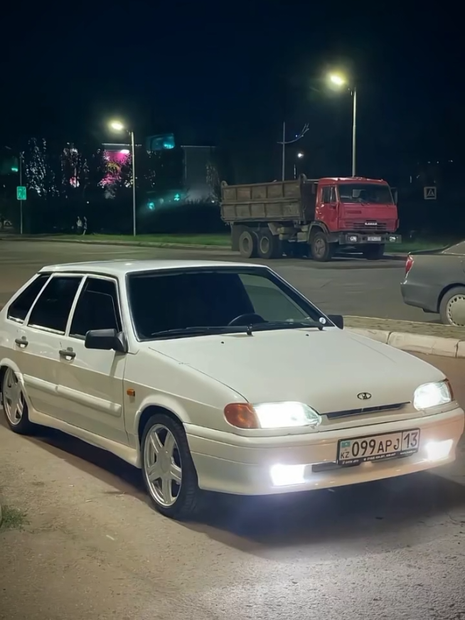 а какая ваша любимая машина?  #эфекты #капкут #шаблон #ваз2114 #2114samara #ладасамара #хочу #эту #машину 