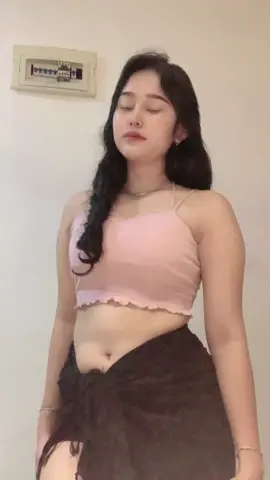 info malming dong?  #fyp #fypmasukberanda #moots? #cewekcantik #fakebodyy⚠️⚠️ #cewekmanis #fakebodyy⚠️ #cewekidaman #fakesituation⚠️ #tobrutseksi #kelihatanitunya #goyanggemoy #cewektobrut #gemoycantik #xyzbca #terbukaparah #tanpadalaman #febbycantik #noarmor #notameng 