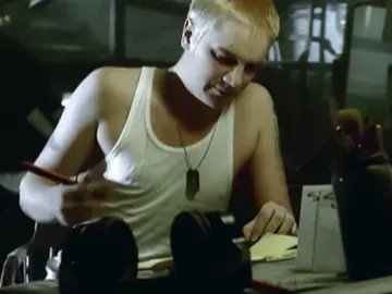 how can you see this mv and still think that there are better rappers than eminem // #eminem #slimshady #marshallmathers #eminemrapper #eminemrap #stan #eminemstan #staneminem #themarshallmatherslp #mmlp #rap #hiphop #musicvideo #trend #trending #fyp #edit #eminemedit #slimshadyedit 