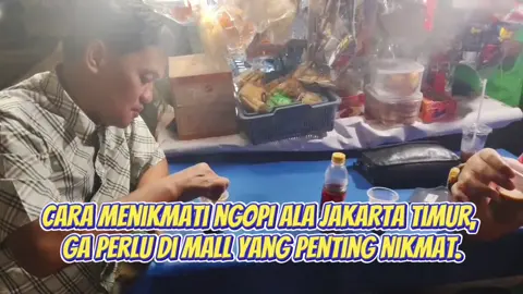 Siapa nih yang doyan celup roti ke kopi kayak Om Dewan begini? ☕️ #HabiburokhmanDPRRI 