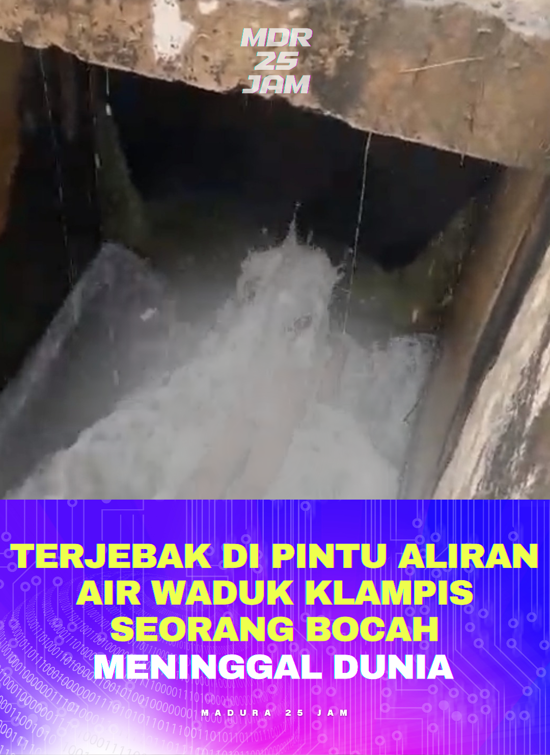 Seorang bocah ditemukan meninggal karena terseret arus air di waduk klampis Sampang Madura. Jum'at (23/5/2025). Sementara berdasarkan informasi yang terkumpul oleh tim @madura25jam kronologinya bocah tersebut berenang bersama teman-temannya dan terbawa derasnya air waduk sehingga bocah malang tersebut tersangkut di pintu air dan meninggal dunia  #madura25jam 