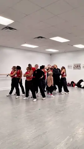 Every movement isn’t born on stage — It’s born in silence, in repetition, in the breath between the beats. Eseniia doesn’t just dance — she lives each moment as if the crowd is already watching. ⠀ And then — energy aligns. Atlanta. The Hawks dancers. And her. 🔥 You don’t rehearse this kind of fire. You feel it. Let your weekend move like a dance. If this moment speaks to you — like, share, and let it ripple ✨ #EseniiaMikheeva #rehearsalvibes #DanceWithSoul #DanceLikeEseniia #RehearsalMagic @atlhawksdancers  @statefarmarena @nba @lindsaypaige01 @atlhawks @michyvaughnbailey @its_ashleyg_ @haleykate1122 @jamaicacraft @lexlevelfit @zenopadin @atlhawksentertainment @truetotheat1hawks @foxyy_alexiss @foxyy_alexis @manamii_n330 @dj_codyz @_kolbie__ @lynvaughnstoner @sharonstone @wespeakdance @skechers @shuffledance.tube @wespeakdance @esora777 @sick0ox @oedioficial @dorothy_dorotheaa @iamprincesssc @dance @wizardsdancers @knickscitydancers @world_dance_academy_ @danceonfox @shameamorton #fypシ #viral #viralvideos #dance #trending #reels #shorts #instagram #usa @nbaonespn @nbagleague @nbafashionfits @officialhhi @ladiesofhiphop @wespeakdance @shuffledance.tube @mdcnashville @maddiiee.reed @jasonderulo @beyonce @instagram @skechers @nike @nikakljun #atlanta @disney @jennaandfriends @jenniferhudsonshow @kellyclarksonshow @maddiiee.reed
