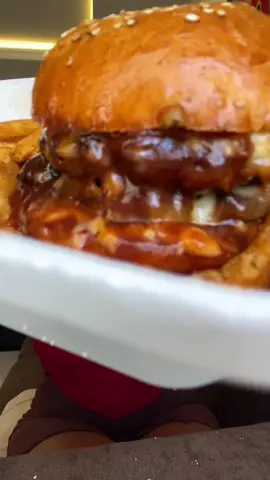 9/10!  1 Texas style burger, 740 without delivery fee. @Simple bistro addis @beU delivery#FoodTok #burger #simplebistro #foodreview #Herbites #FoodLover #mukbangvideo #ethiopian_tik_tok🇪🇹🇪🇹🇪🇹🇪🇹 #mukbangvideo #ethiopian_tik_tok🇪🇹🇪🇹🇪🇹🇪🇹 #FoodTok 