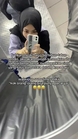 gapernah sembarang ngepost cowo di sosmed wkwk belum ada satupun yg lolos krna ya for what??ngepost cm biar dikira udah move on?not my style nguras energi kalo pgn divalidasi gitu🙂‍↕️