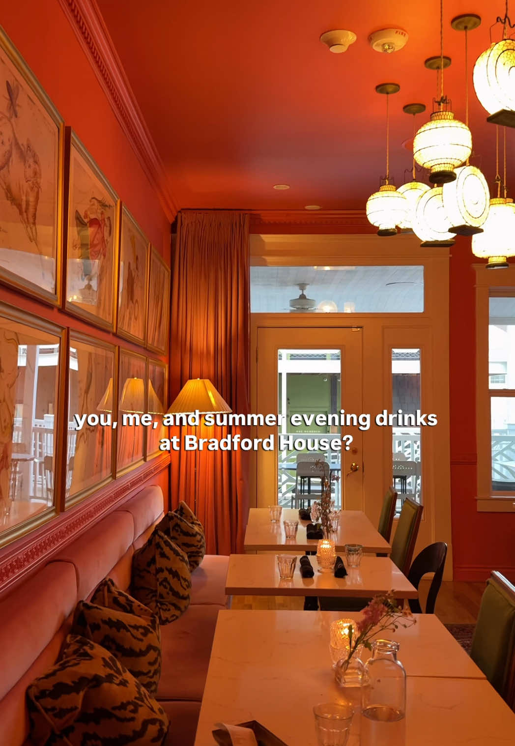 You, me, and summer evening drinks at Bradford House in Oklahoma City? #oklahomacity #boutiquehotel #travelok #summerdrinks #thingstodoinokc #thingstodoinoklahoma #summerevening #visitokc 