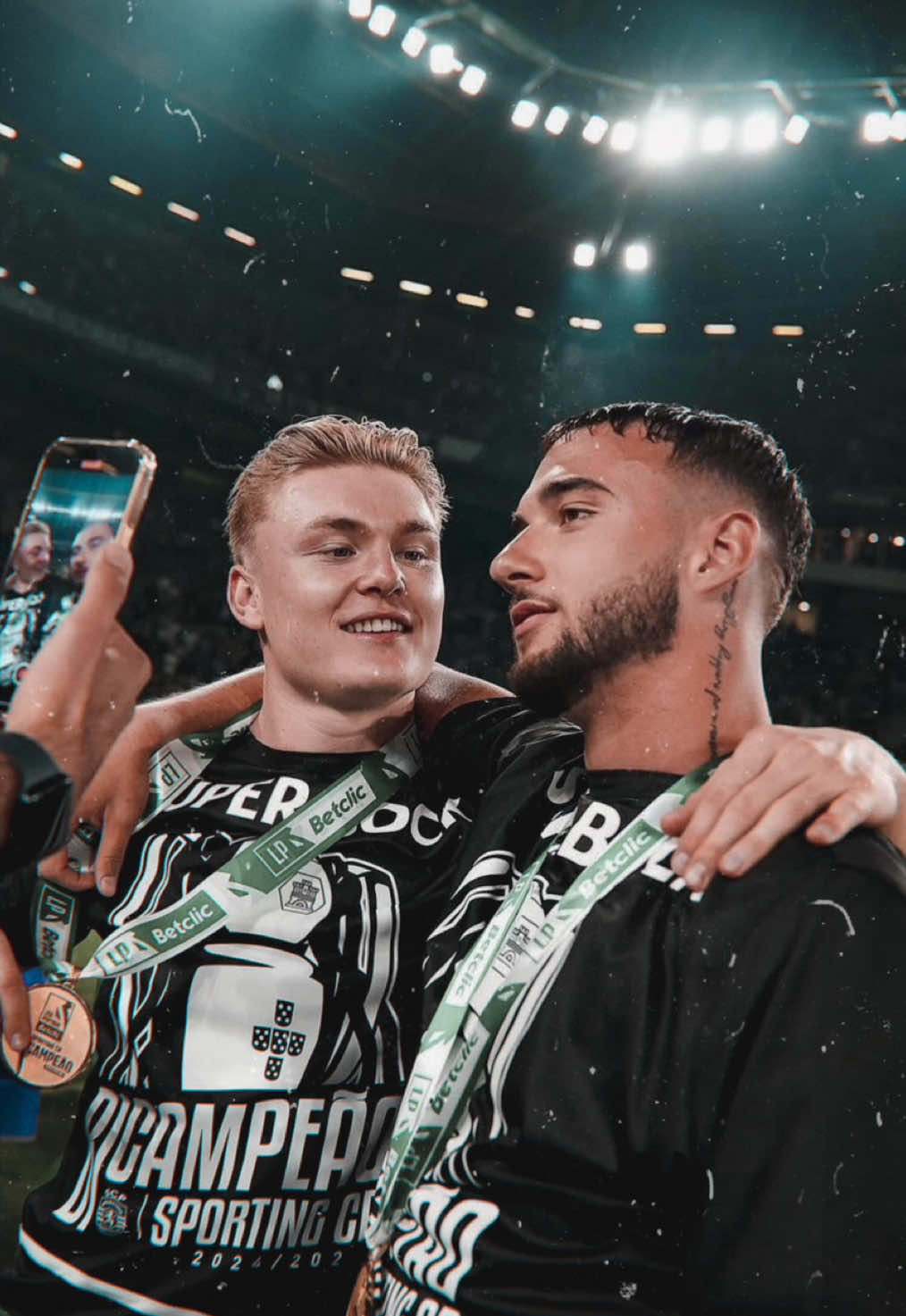 friend for life🤩 #zenodebast #afectdebast #sportingcp #conradharder @Zeno Debast 