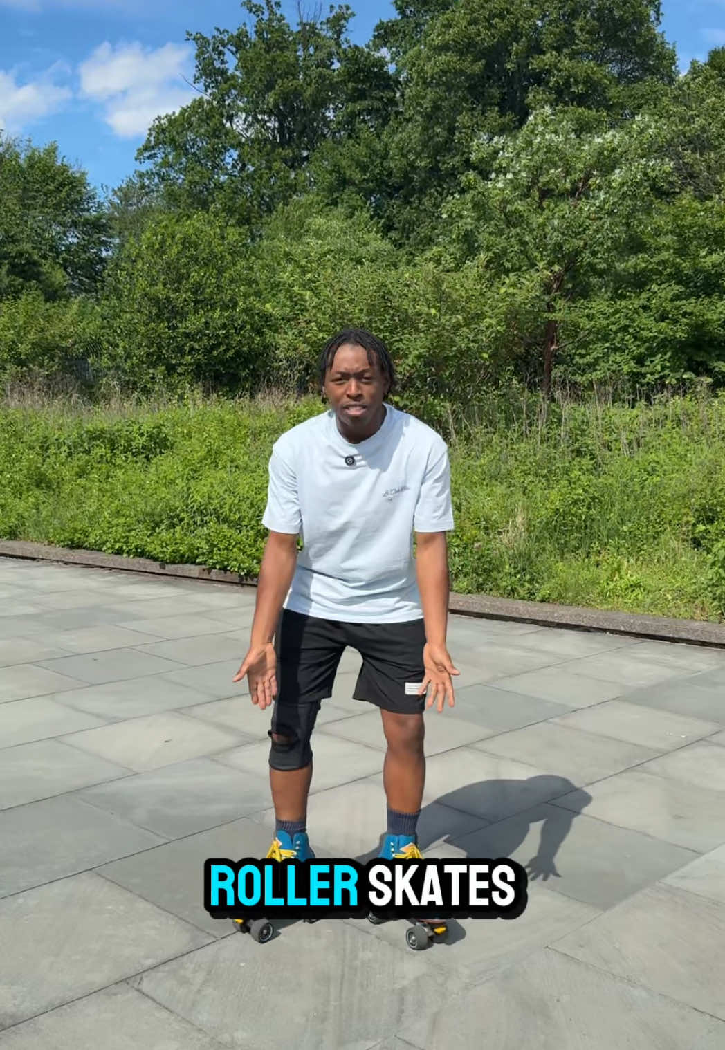 How to turn with roller skates⁉️ #rollerskating #rollerskates #rollerskate #sk8teforthelab #beginner 