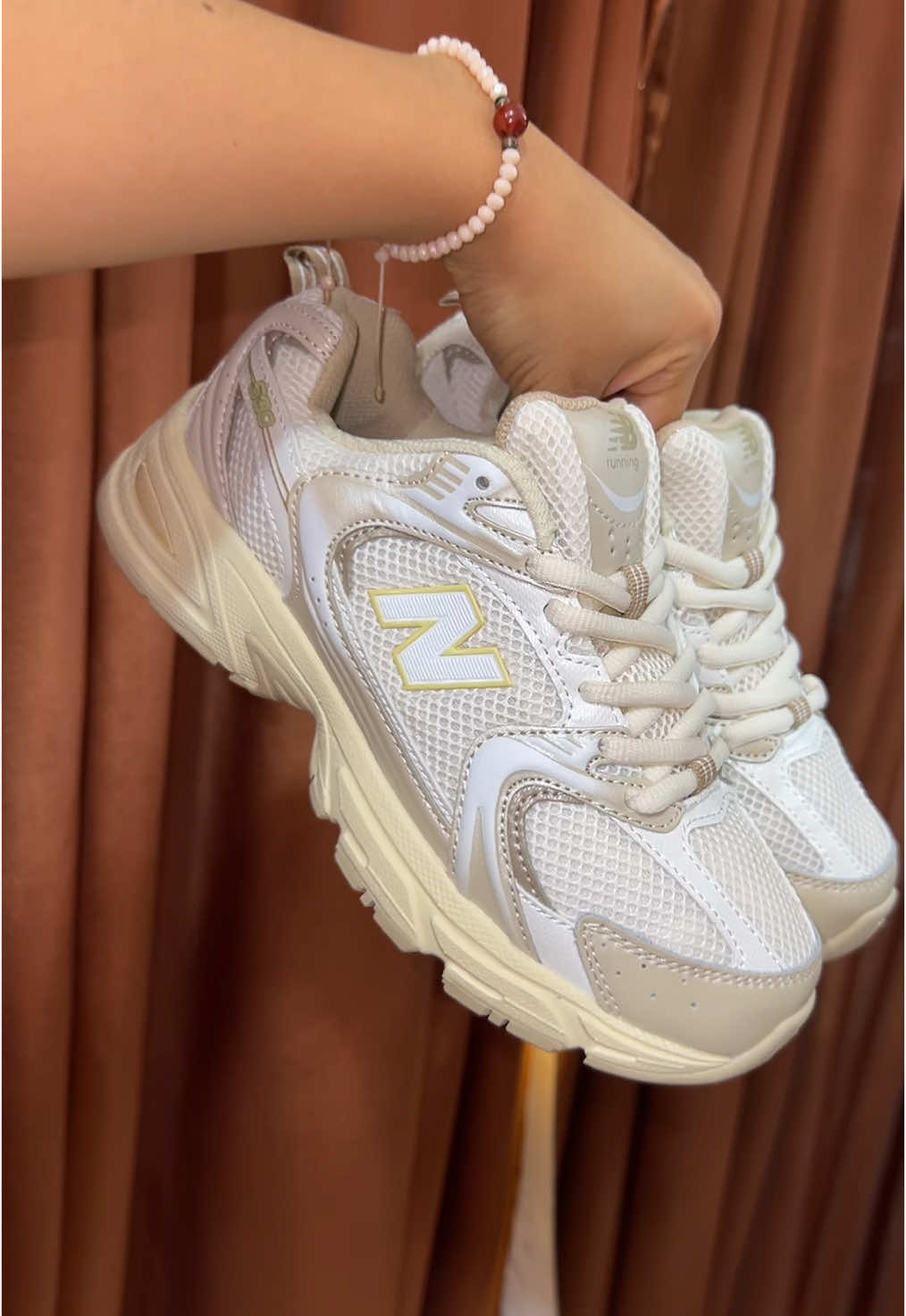 New balance 530✨contacto 0.9.7.9.6.8.3.0.6.6  #tenis #new #beige #calzadodama #calzadotendencia #calzadodeportivo #comodos #enviosnacionales #nbalance 