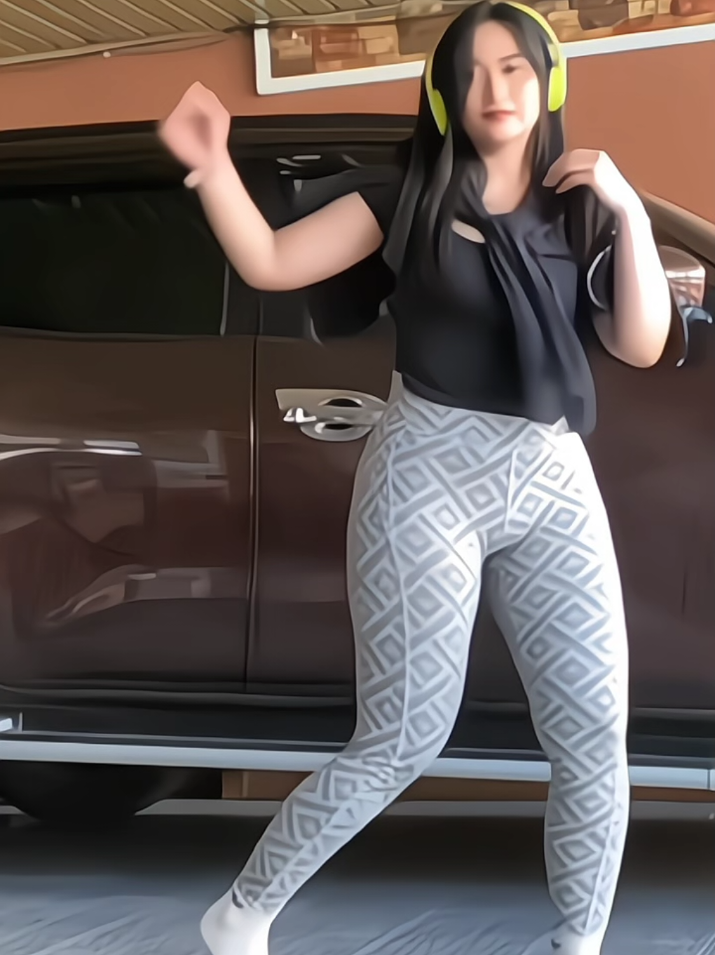 cewek lompat lompat dekat mobil viral#randomgirlindo #tiktok #tanktop #hotpants #tobrutt #pulen #dance #gealgeol #body #fullbody #fyp #fyppppppppppppppppppppppp #foryou #soundviral 