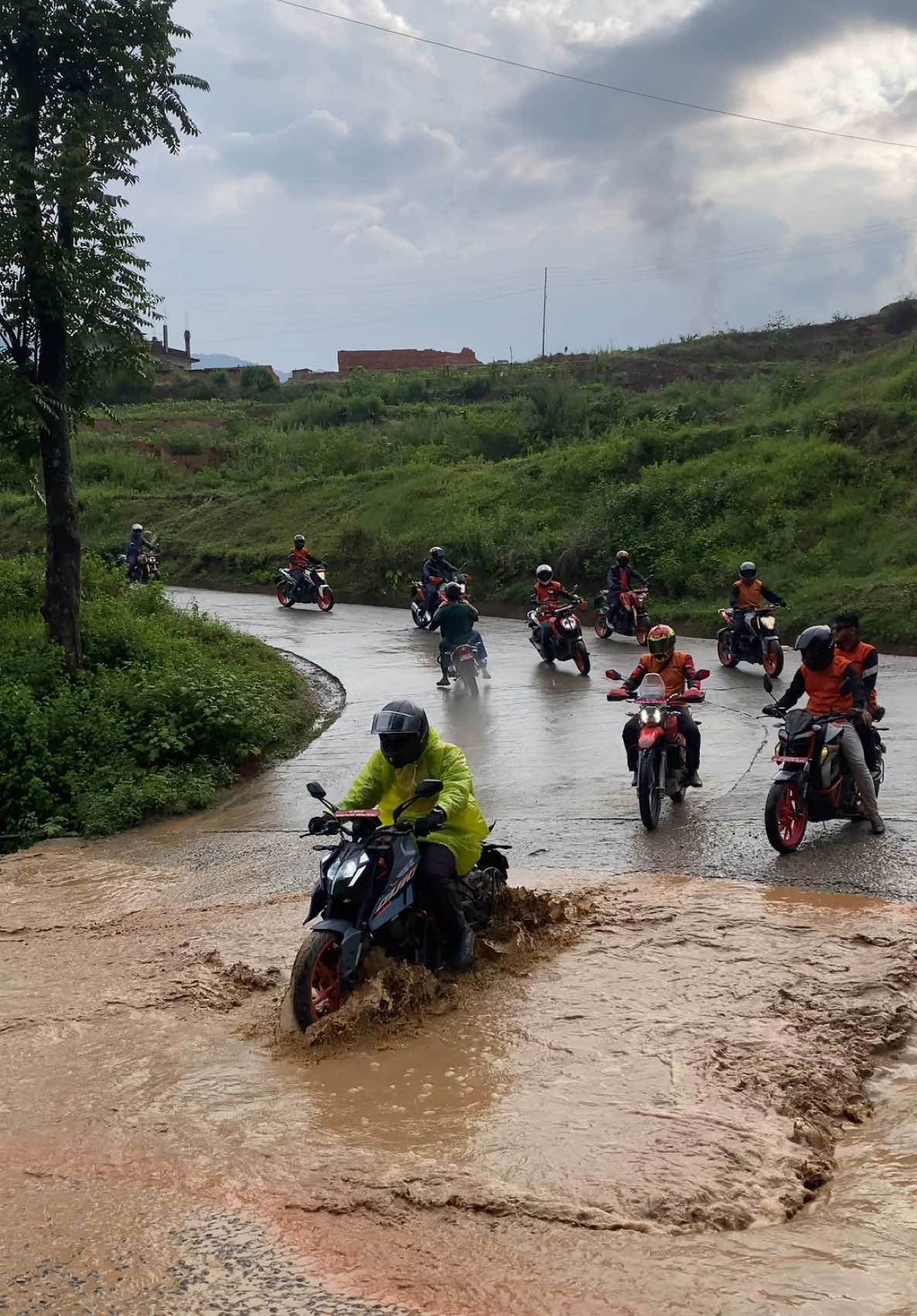 Saturday ride to Nuwakot Durbar from KTM showroom Basundhara. 🔥 #ktmbasundhara #saturdayride #orangeride #summerride 