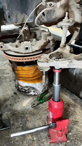 GMC YUKON FRONT Lower ball joint replacement #engine #auto #mechanic #shorts #automotive #DIY #fyp 