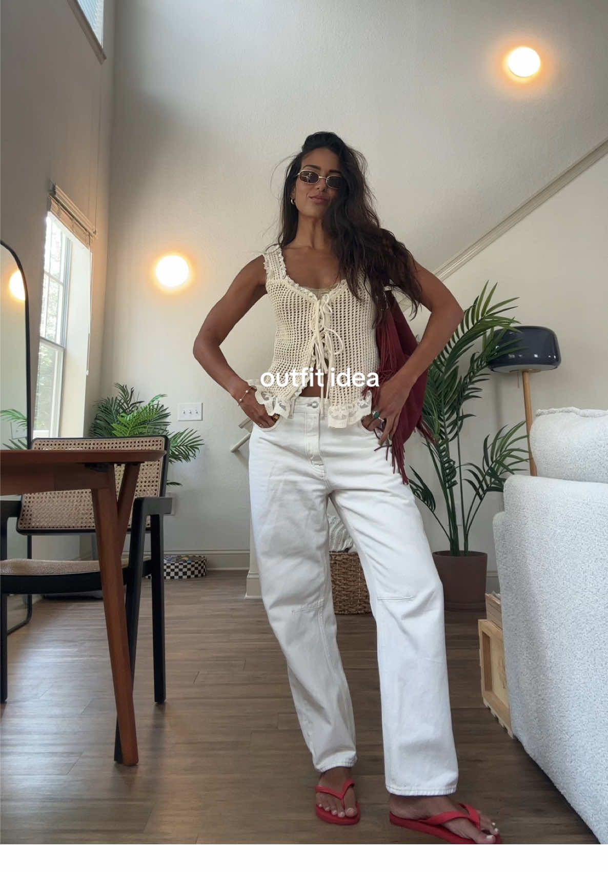 immediate confidence booster 🤠 #summeroutfit #summeroutfitinspo #allwhiteoutfit #outfitideas #summeroutfitidea #fringebags #havaianas 