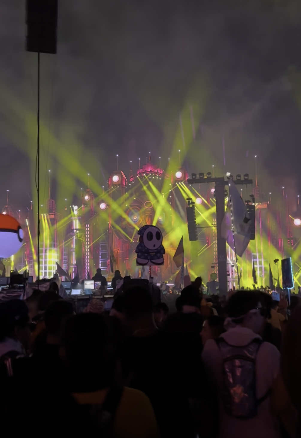 Waiting For Love x Tremor. Such a messy video but one of my favorite moments from EDC🥰 #edc #edclasvegas #insomniac #rave @Martin Garrix 